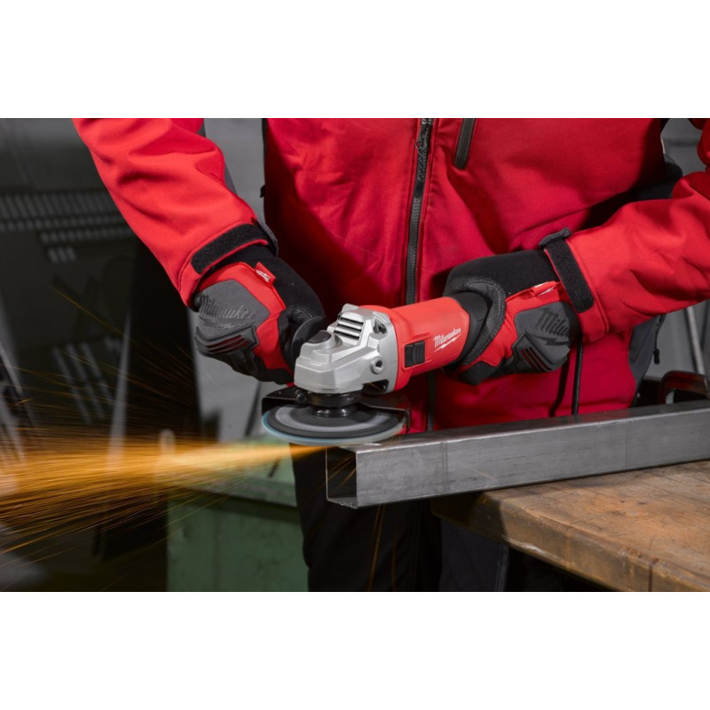 Купити Шліфмашина кутова MILWAUKEE, AG 800-115 E D-SET, 800Вт,  діаметр 115мм (диск, захисний кожух, бічна рукоять, опорна та притискна гайки, ключ, кейс). Офіційний магазин Мілвокі Україна, фірмова гарантія з доставкою по Украіні