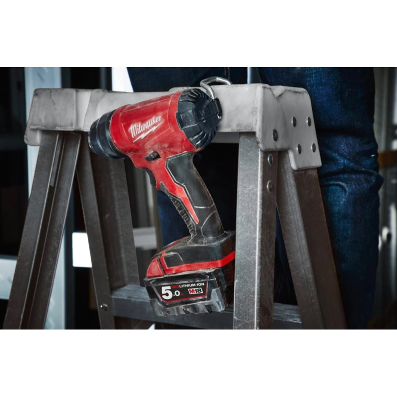 Купити Термоповітродувка акумуляторна MILWAUKEE, M18 BHG-502C (зарядний пристрій M12-18 FC, 2 акумулятори М18 В5 5Аг, аксесуари, кейс). Офіційний магазин Мілвокі Україна, фірмова гарантія з доставкою по Украіні