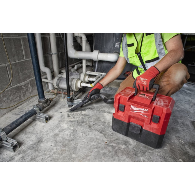Купити Пилосос акумуляторний MILWAUKEE, M12 FVCL-0, для рідини та сухого сміття (каркас, аксесуари, картонне пакування). Офіційний магазин Мілвокі Україна, фірмова гарантія з доставкою по Украіні