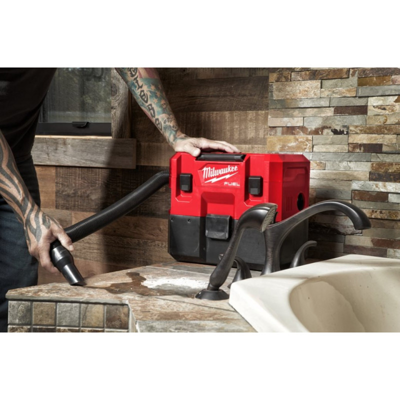 Купити Пилосос акумуляторний MILWAUKEE, M12 FVCL-0, для рідини та сухого сміття (каркас, аксесуари, картонне пакування). Офіційний магазин Мілвокі Україна, фірмова гарантія з доставкою по Украіні