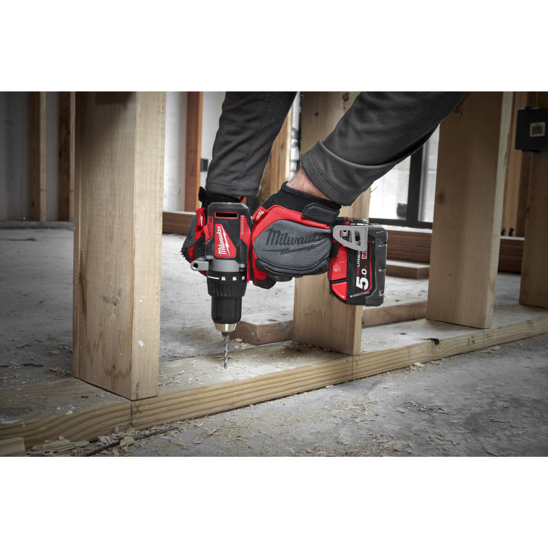 Купити Дриль-шуруповерт акумуляторний безщітковий MILWAUKEE, M18 BLDD2-502X, 82Нм (зарядний пристрій М12-18 FС, 2 акумулятори М18 В5 5Аг, кліпса для ременя, HDкейс). Офіційний магазин Мілвокі Україна, фірмова гарантія з доставкою по Украіні
