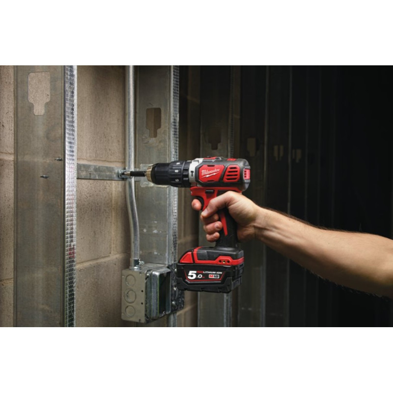 Купити Дриль-шуруповерт з ударом акумуляторний MILWAUKEE M18 BPD-0, 50Нм (каркас, картонне пакування). Офіційний магазин Мілвокі Україна, фірмова гарантія з доставкою по Украіні