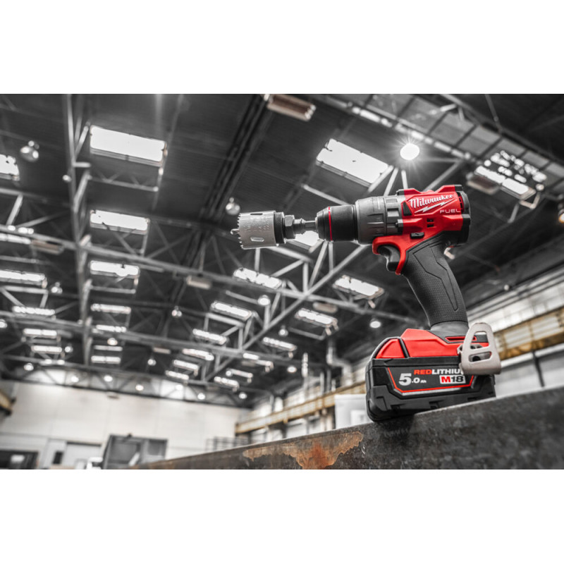 Купити Дриль-шуруповерт акумуляторний безщітковий MILWAUKEE, M18 FDD3-502X, 158Нм (зарядний пристрій М12-18 FC, 2 акумулятори М18 В5 5Аг, кліпса на ремінь, бічна рукоять, HDкейс). Офіційний магазин Мілвокі Україна, фірмова гарантія з доставкою по Украіні