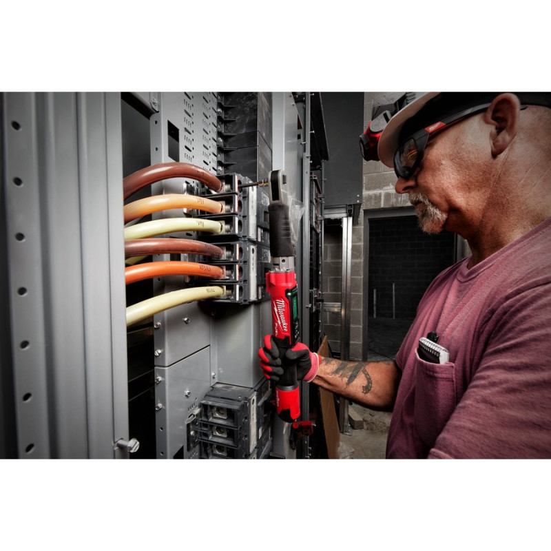Купити Ключ динамометричний електронний 3/8'' MILWAUKEE, M12 ONEFTR38-201C (13,6-135,6Нм) (зарядний пристрій С12, 2 акумулятори М12 В2 2Аг, кейс). Офіційний магазин Мілвокі Україна, фірмова гарантія з доставкою по Украіні