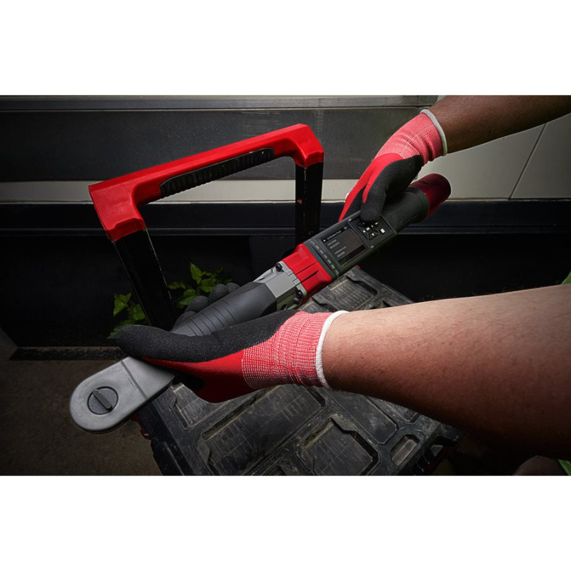 Купити Ключ динамометричний електронний 3/8'' MILWAUKEE, M12 ONEFTR38-201C (13,6-135,6Нм) (зарядний пристрій С12, 2 акумулятори М12 В2 2Аг, кейс). Офіційний магазин Мілвокі Україна, фірмова гарантія з доставкою по Украіні