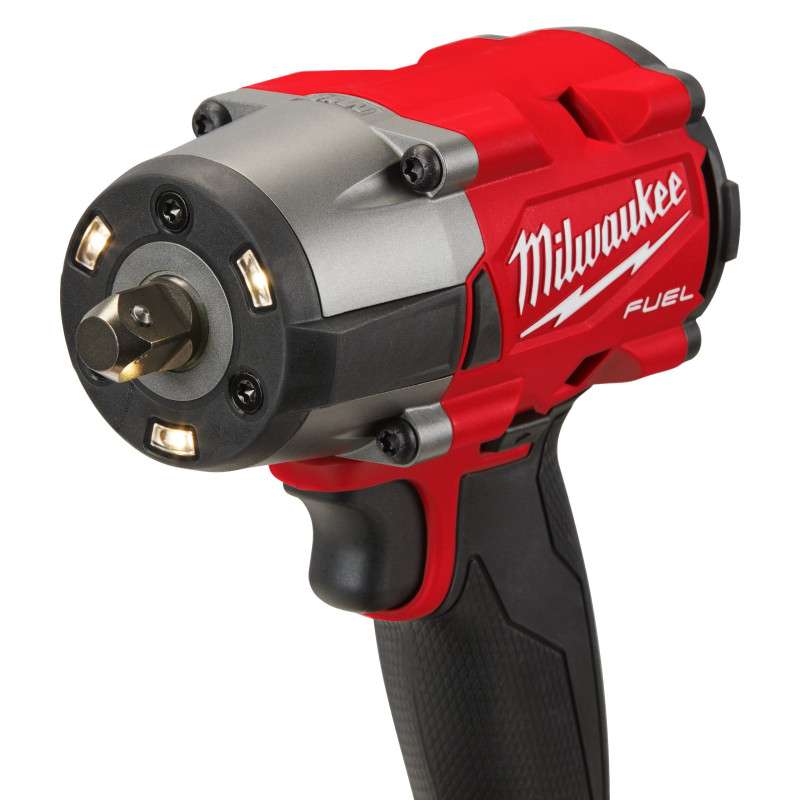 Купити Гайковерт акумуляторний безщітковий 1/2'' MILWAUKEE, M18 FMTIW2P12-502X, 881Нм, з піном (зарядний пристрій M12-18 FC, 2 акумулятори М18 В5 5Аг, кліпса для реміня, HDкейс). Офіційний магазин Мілвокі Україна, фірмова гарантія з доставкою по Украіні