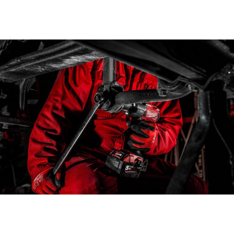 Купити Гайковерт акумуляторний безщітковий 1/2'' MILWAUKEE, M18 FMTIW2P12-502X, 881Нм, з піном (зарядний пристрій M12-18 FC, 2 акумулятори М18 В5 5Аг, кліпса для реміня, HDкейс). Офіційний магазин Мілвокі Україна, фірмова гарантія з доставкою по Украіні
