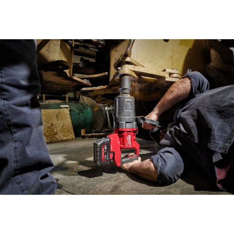 Купити Гайковерт акумуляторний безщітковий 1'' MILWAUKEE, M18 ONEFHIWF1DS-0C, 2711Нм, з кільцем (каркас, кейс). Офіційний магазин Мілвокі Україна, фірмова гарантія з доставкою по Украіні