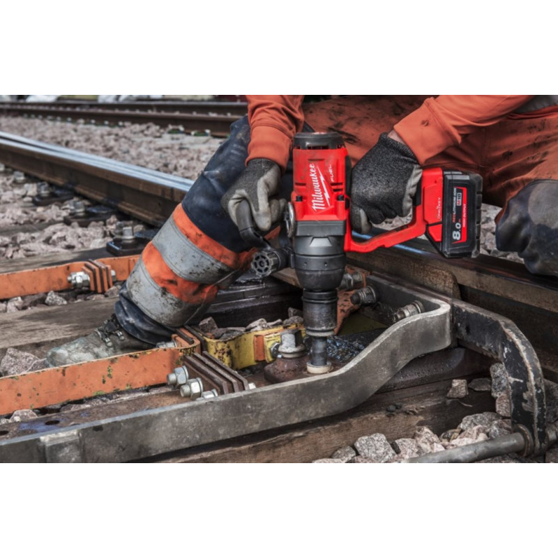 Купити Гайковерт акумуляторний безщітковий 1'' MILWAUKEE, M18 ONEFHIWF1-0X, 2400Нм, з кільцем (каркас, HD кейс). Офіційний магазин Мілвокі Україна, фірмова гарантія з доставкою по Украіні