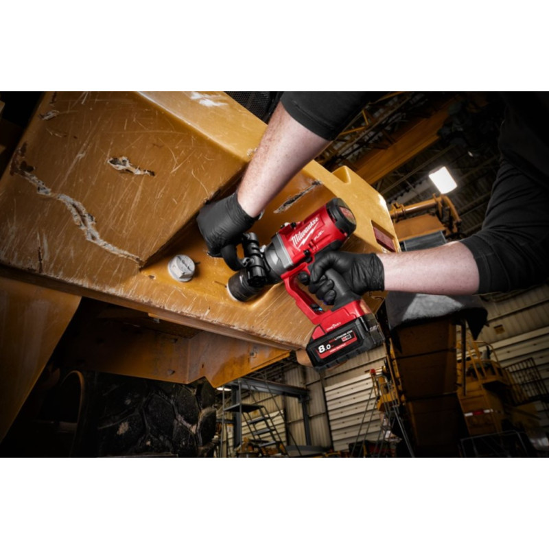 Купити Гайковерт акумуляторний безщітковий 1'' MILWAUKEE, M18 ONEFHIWF1-0X, 2400Нм, з кільцем (каркас, HD кейс). Офіційний магазин Мілвокі Україна, фірмова гарантія з доставкою по Украіні