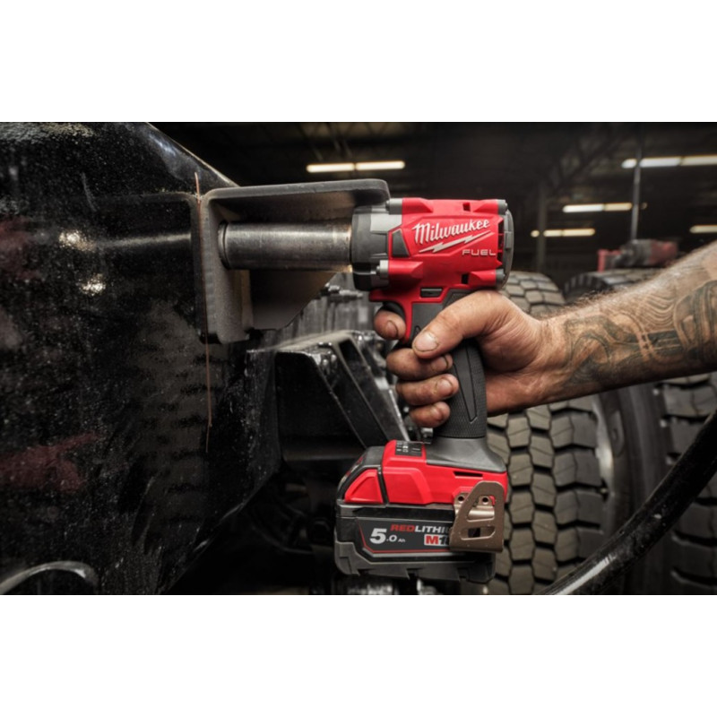Купити Гайковерт акумуляторний безщітковий 1/2'' MILWAUKEE, M18 FIW2P12-0X, 339Нм, з піном (каркас, кліпса для реміня, HDкейс). Офіційний магазин Мілвокі Україна, фірмова гарантія з доставкою по Украіні