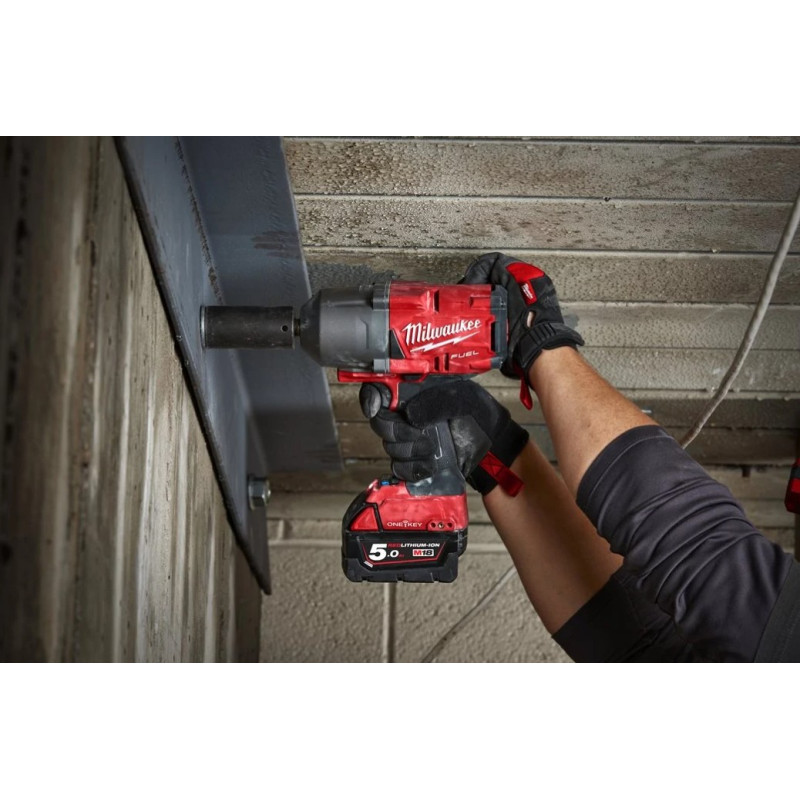 Купити Гайковерт акумуляторний безщітковий 1/2'' MILWAUKEE, M18 ONEFHIWP12-0X, 1491Нм. з піном (каркас, HDкейс). Офіційний магазин Мілвокі Україна, фірмова гарантія з доставкою по Украіні