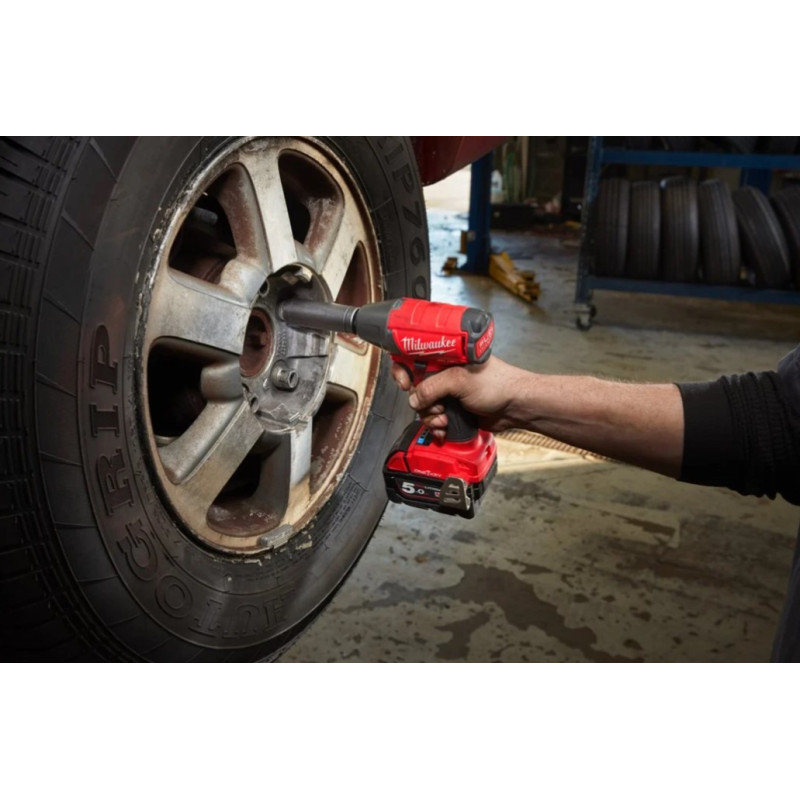 Купити Гайковерт акумуляторний безщітковий 1/2'' MILWAUKEE M18 ONEIWF12-0, 300Нм, з кільцем (каркас). Офіційний магазин Мілвокі Україна, фірмова гарантія з доставкою по Украіні