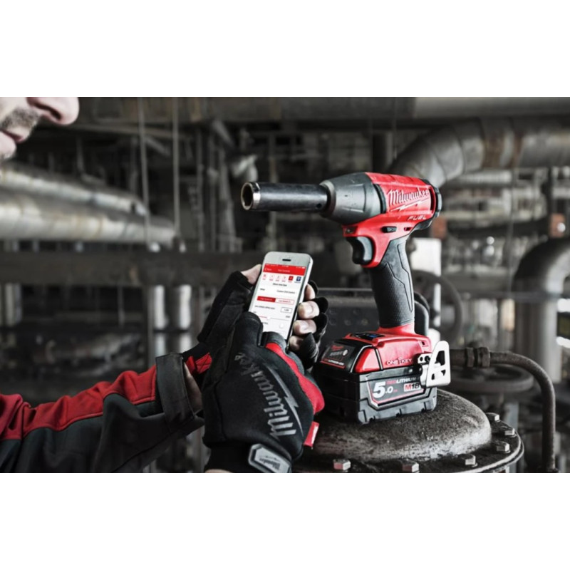 Купити Гайковерт акумуляторний безщітковий 1/2'' MILWAUKEE M18 ONEIWF12-0, 300Нм, з кільцем (каркас). Офіційний магазин Мілвокі Україна, фірмова гарантія з доставкою по Украіні