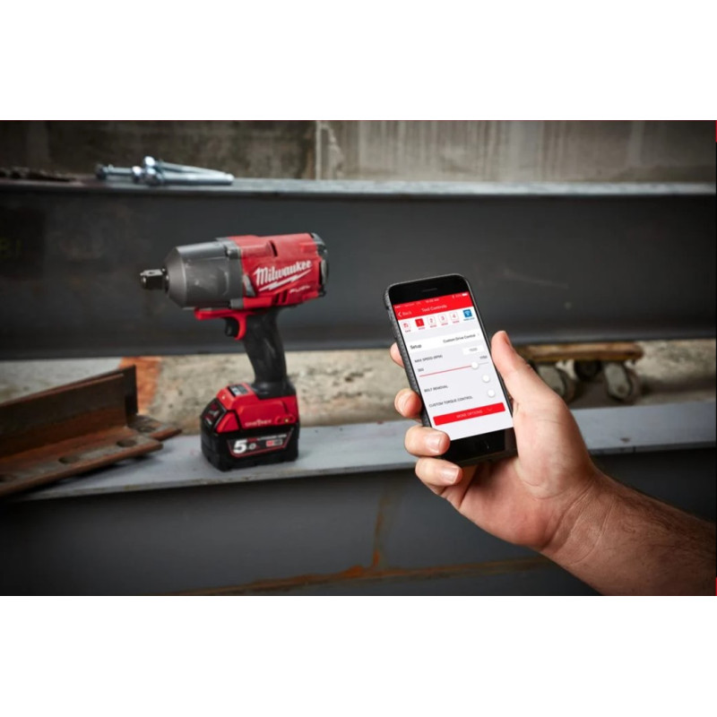 Купити Гайковерт акумуляторний безщітковий 3/4'' MILWAUKEE, M18 ONEFHIWF34-502X, 2034Нм, з кільцем (зарядний пристрій M12-18 FC, 2 акумулятори М18 В5 5Аг, HDкейс). Офіційний магазин Мілвокі Україна, фірмова гарантія з доставкою по Украіні