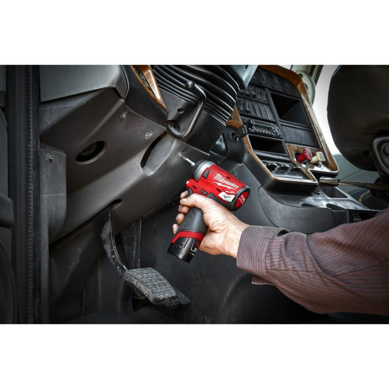 Купити Гайковерт акумуляторний безщітковий 1/4'' MILWAUKEE, M12 FIW14-0, 136Нм, з кільцем (каркас, кліпса для ременя, картонне пакування). Офіційний магазин Мілвокі Україна, фірмова гарантія з доставкою по Украіні