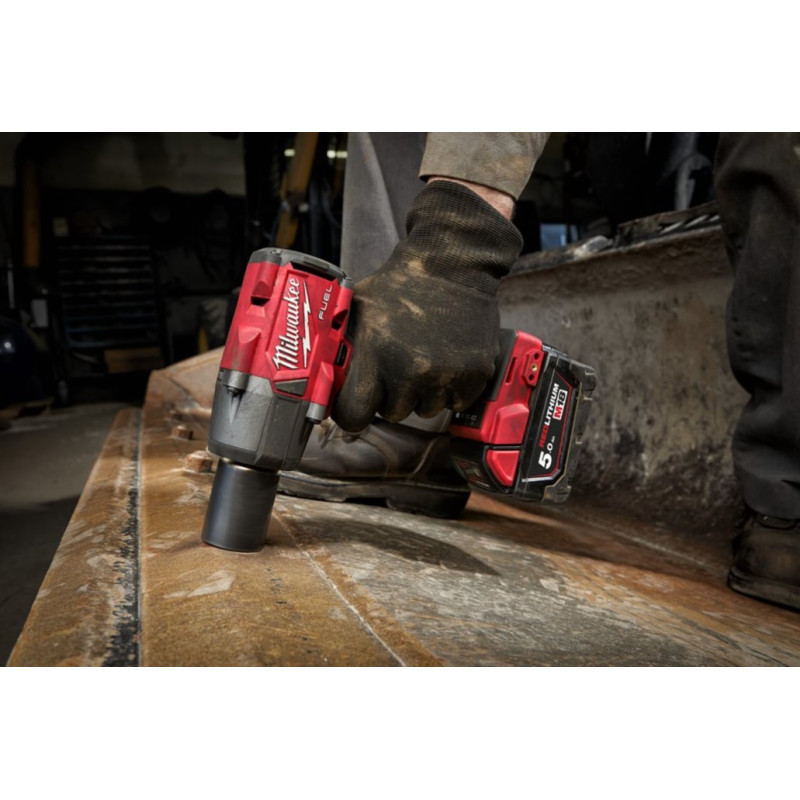 Купити Гайковерт акумуляторний безщітковий 3/8'' MILWAUKEE, М18 FMTIW2F38-0X, 813Нм, з кільцем (каркас, кліпса для реміня, HDкейс). Офіційний магазин Мілвокі Україна, фірмова гарантія з доставкою по Украіні