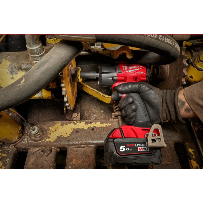 Купити Гайковерт акумуляторний безщітковий 3/8'' MILWAUKEE, М18 FMTIW2F38-0X, 813Нм, з кільцем (каркас, кліпса для реміня, HDкейс). Офіційний магазин Мілвокі Україна, фірмова гарантія з доставкою по Украіні