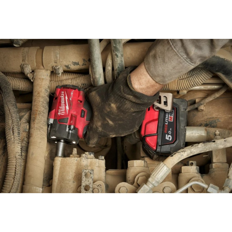 Купити Гайковерт акумуляторний безщітковий 1/2'' MILWAUKEE, M18 FIW2P12-502X, 339Нм, з піном (зарядний пристрій M12-18 FC, 2 акумулятори М18 В5 5Аг, кліпса для реміня, HDкейс). Офіційний магазин Мілвокі Україна, фірмова гарантія з доставкою по Украіні