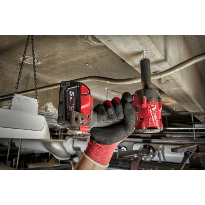 Купити Гайковерт акумуляторний безщітковий 1/2'' MILWAUKEE, M18 FIW2P12-502X, 339Нм, з піном (зарядний пристрій M12-18 FC, 2 акумулятори М18 В5 5Аг, кліпса для реміня, HDкейс). Офіційний магазин Мілвокі Україна, фірмова гарантія з доставкою по Украіні