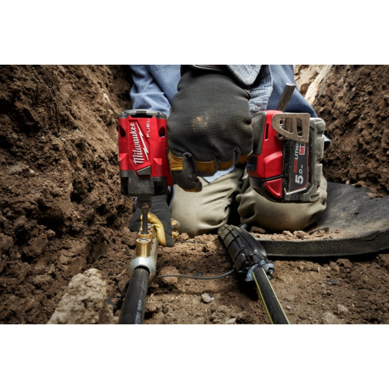Купити Гайковерт акумуляторний безщітковий 1/2'' MILWAUKEE, M18 FIW2P12-502X, 339Нм, з піном (зарядний пристрій M12-18 FC, 2 акумулятори М18 В5 5Аг, кліпса для реміня, HDкейс). Офіційний магазин Мілвокі Україна, фірмова гарантія з доставкою по Украіні