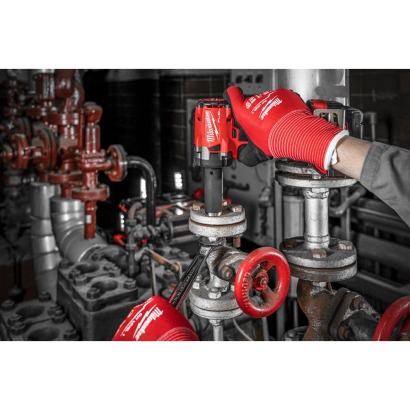 Купити Гайковерт акумуляторний безщітковий 1/2'' MILWAUKEE, M18 FIW2P12-502X, 339Нм, з піном (зарядний пристрій M12-18 FC, 2 акумулятори М18 В5 5Аг, кліпса для реміня, HDкейс). Офіційний магазин Мілвокі Україна, фірмова гарантія з доставкою по Украіні