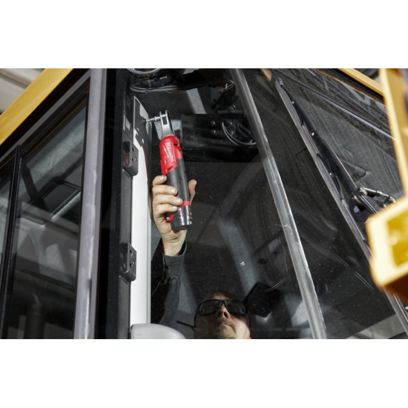 Купити Гайковерт-трещітка кутовий акумуляторний безщітковий 1/4'' MILWAUKEE, M12 FHIR14-0, 47Нм (каркас, картонне пакування). Офіційний магазин Мілвокі Україна, фірмова гарантія з доставкою по Украіні