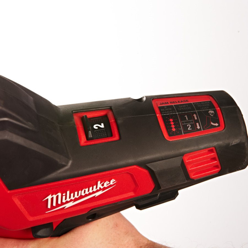 Купити Кабелеріз акумуляторний MILWAUKEE, M12 CC-0, до 32мм (каркас, картонне пакування). Офіційний магазин Мілвокі Україна, фірмова гарантія з доставкою по Украіні