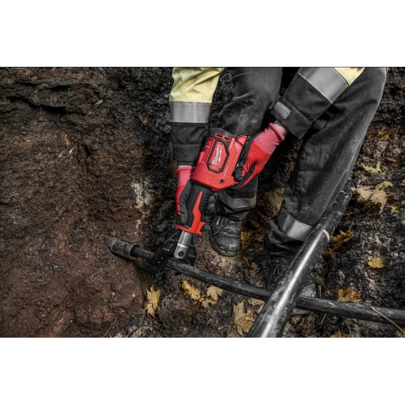Купити Кабелеріз гідравлічний акумуляторний MILWAUKEE, M18 ONEHCC-201C CU/AL (зарядний пристрій М12-18 С, 1 акумулятор М18 В2 2Аг, кліщі CU/AL, кейс). Офіційний магазин Мілвокі Україна, фірмова гарантія з доставкою по Украіні