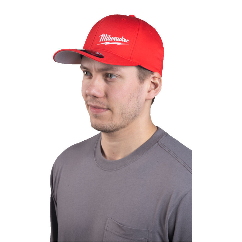 Купити Бейсболка MILWAUKEE, BCS RD LXL, червона, розмір L/XL. Офіційний магазин Мілвокі Україна, фірмова гарантія з доставкою по Украіні
