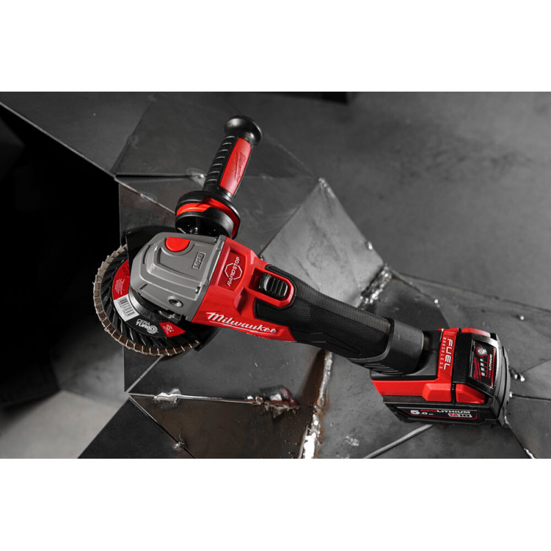 Купити Шліфмашина кутова - болгарка акумуляторна безщіткова MILWAUKEE, M18 FSAG125XB-0, діаметр 125мм (каркас, антивібраційна бічна рукоять, захисний кожух, затискна та опорна гайки, пилезахисний екран, картонне пакування). Офіційний магазин Мілвокі Україна, фірмова гарантія з доставкою по Украіні