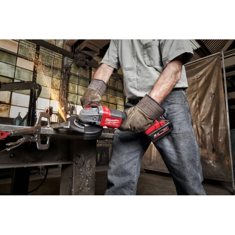 Купити Кутошліфувальна машина акумуляторна MILWAUKEE M18FHSAG125XPDB-0. Офіційний магазин Мілвокі Україна, фірмова гарантія з доставкою по Украіні