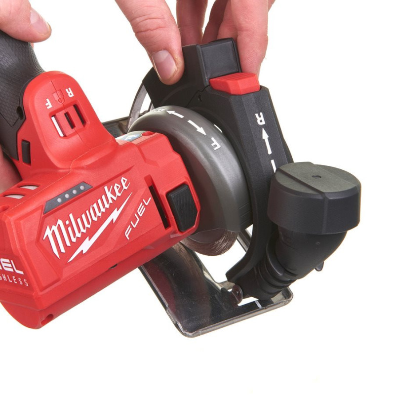 Купити Шліфмашина універсальна відрізна акумуляторна безщіткова MILWAUKEE, M12 FCOT-0, діаметр 76мм (каркас, кожух, диски, картонне пакування). Офіційний магазин Мілвокі Україна, фірмова гарантія з доставкою по Украіні