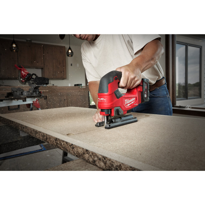 Купити Лобзик акумуляторний MILWAUKEE, M18 FJS-502X (зарядний пристрій M12-18 FC, 2 акумулятори М18 В5 5Аг, аксесуари, HDкейс). Офіційний магазин Мілвокі Україна, фірмова гарантія з доставкою по Украіні
