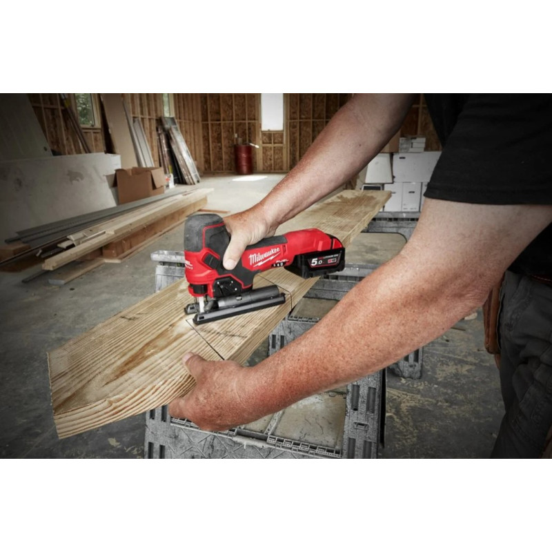 Купити Лобзик акумуляторний MILWAUKEE, M18 FBJS-502Х (зарядний пристрій М12-18 FС, 2 акумулятори М18 В5 5Аг, аксесуари, HDкейс). Офіційний магазин Мілвокі Україна, фірмова гарантія з доставкою по Украіні