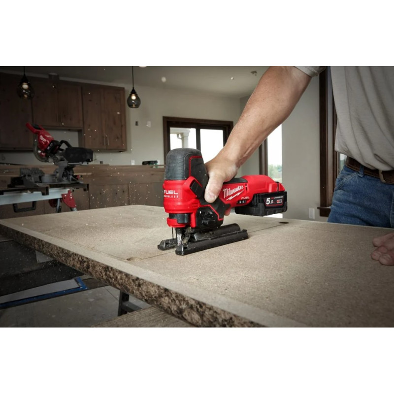 Купити Лобзик акумуляторний MILWAUKEE, M18 FBJS-502Х (зарядний пристрій М12-18 FС, 2 акумулятори М18 В5 5Аг, аксесуари, HDкейс). Офіційний магазин Мілвокі Україна, фірмова гарантія з доставкою по Украіні