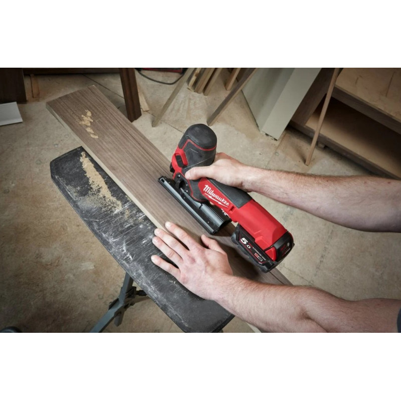 Купити Лобзик акумуляторний MILWAUKEE, M18 FBJS-502Х (зарядний пристрій М12-18 FС, 2 акумулятори М18 В5 5Аг, аксесуари, HDкейс). Офіційний магазин Мілвокі Україна, фірмова гарантія з доставкою по Украіні