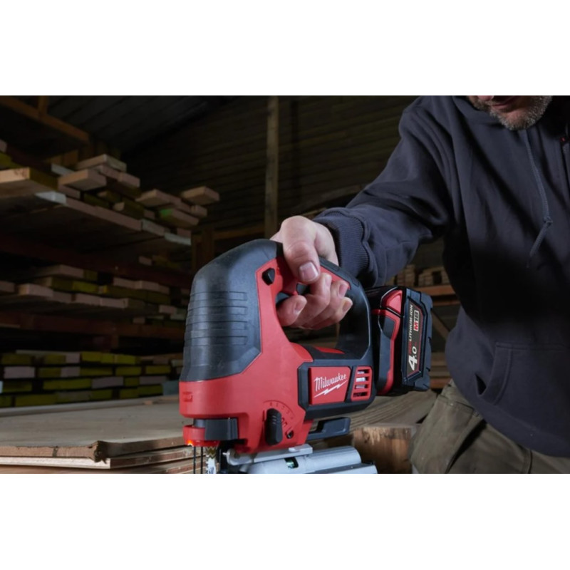 Купити Лобзик акумуляторний MILWAUKEE, M18 BJS-0 (каркас. полотно, адаптер, кожух, насадка, накладка підошви). Офіційний магазин Мілвокі Україна, фірмова гарантія з доставкою по Украіні