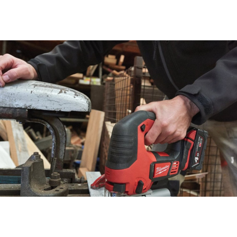 Купити Лобзик акумуляторний MILWAUKEE, M18 BJS-0 (каркас. полотно, адаптер, кожух, насадка, накладка підошви). Офіційний магазин Мілвокі Україна, фірмова гарантія з доставкою по Украіні