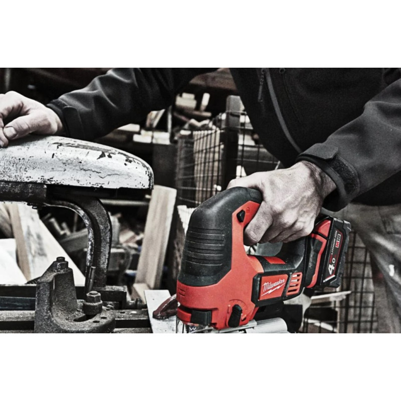 Купити Лобзик акумуляторний MILWAUKEE, M18 BJS-0 (каркас. полотно, адаптер, кожух, насадка, накладка підошви). Офіційний магазин Мілвокі Україна, фірмова гарантія з доставкою по Украіні