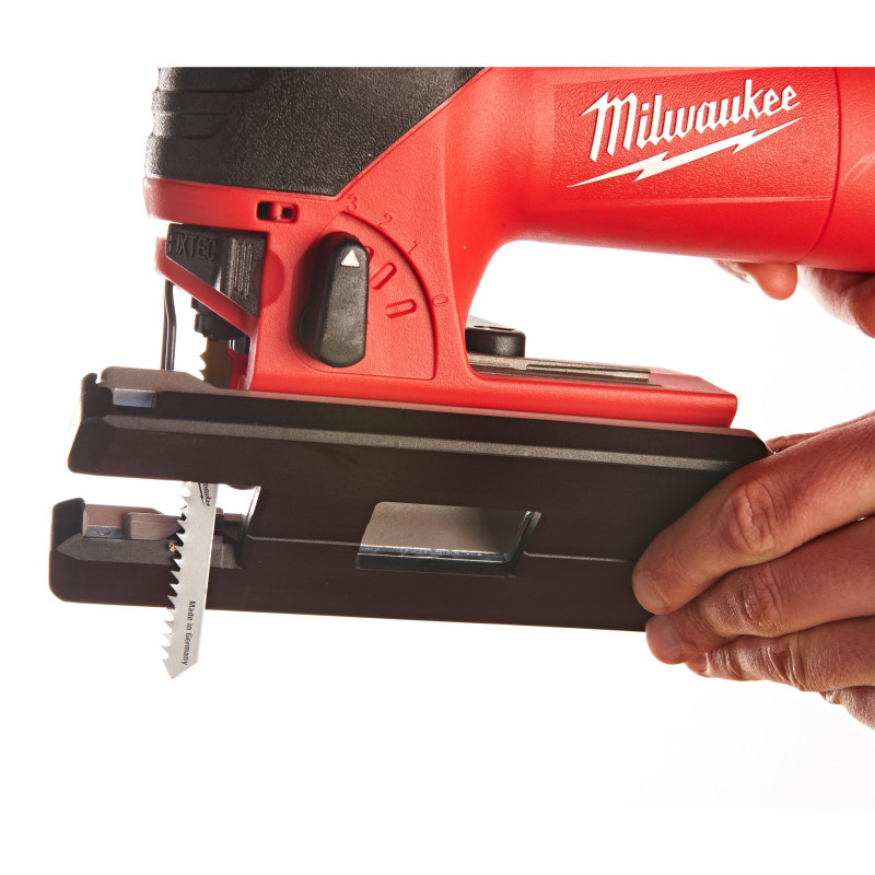 Купити Лобзик MILWAUKEE JS 120 з грибоподібною рукояткою 4933381680. Офіційний магазин Мілвокі Україна, фірмова гарантія з доставкою по Украіні