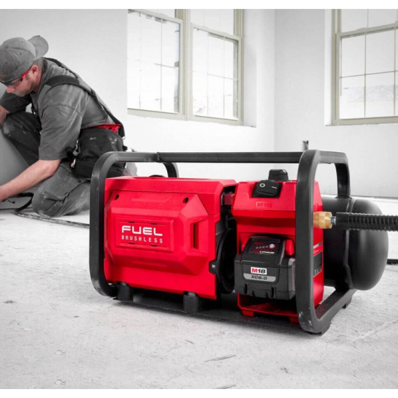 Купити Компрессор акумуляторний MILWAUKEE, M18 FAC-0 (ресивер 9,5л, 9,3 БАР). Офіційний магазин Мілвокі Україна, фірмова гарантія з доставкою по Украіні