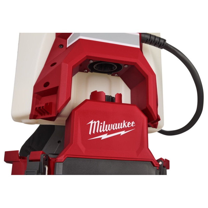 Купити Обприскувач ранцевий акумуляторний (базова станція) MILWAUKEE M18 BBPFP2-301 (зарядний пристрій M12-18 FC, 1 акумулятор М18 НВ3 3Аг, картонне пакування). Офіційний магазин Мілвокі Україна, фірмова гарантія з доставкою по Украіні