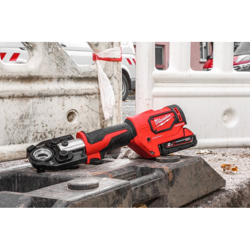 Купити Обтискач гідравлійчний акумуляторний для кабелів MILWAUKEE, M18 HCCT-201C, 53кН (зарядний.пристрій M12-18 FC, 1 акумумулятор М18 B2 2Аг, кейс). Офіційний магазин Мілвокі Україна, фірмова гарантія з доставкою по Украіні