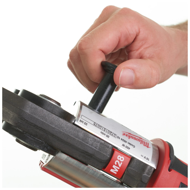 Купити Обтискач гідравлічний акумуляторний для труб MILWAUKEE, M18 BLHPT-202C TH-SET (зарядний пристрій М12-18 С, 2 акумулятори М18 В2 2Аг, TH-кліщі, кейс). Офіційний магазин Мілвокі Україна, фірмова гарантія з доставкою по Украіні