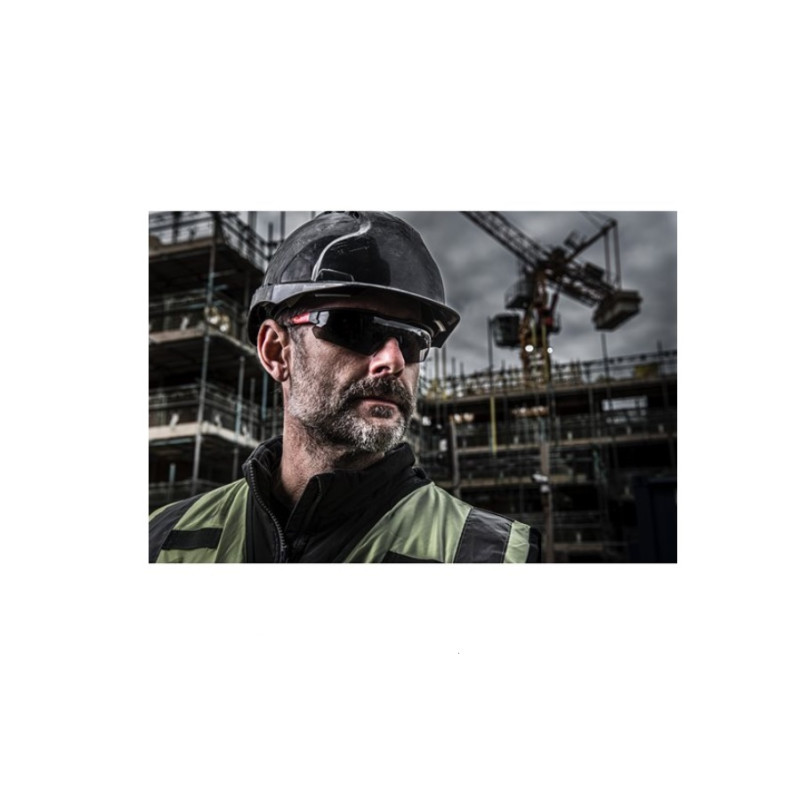 Купити Окуляри захисні покращені MILWAUKEE (затемнені). Офіційний магазин Мілвокі Україна, фірмова гарантія з доставкою по Украіні