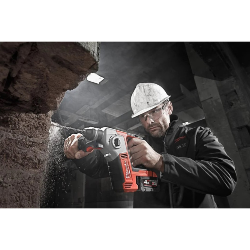 Купити Компактный аккумуляторный перфоратор MILWAUKEE SDS-Plus M18 BH-402C 4933443330. Офіційний магазин Мілвокі Україна, фірмова гарантія з доставкою по Украіні