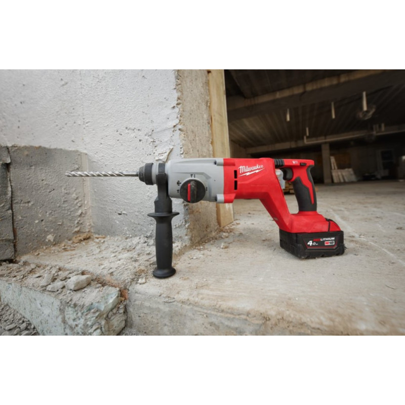 Купити Перфоратор акумуляторний безщітковий SDS-PLUS MILWAUKEE, M18 BLHACD26-0, 2,6Дж (каркас, бічна рукоять, обмежувач глибини, картонне пакування). Офіційний магазин Мілвокі Україна, фірмова гарантія з доставкою по Украіні