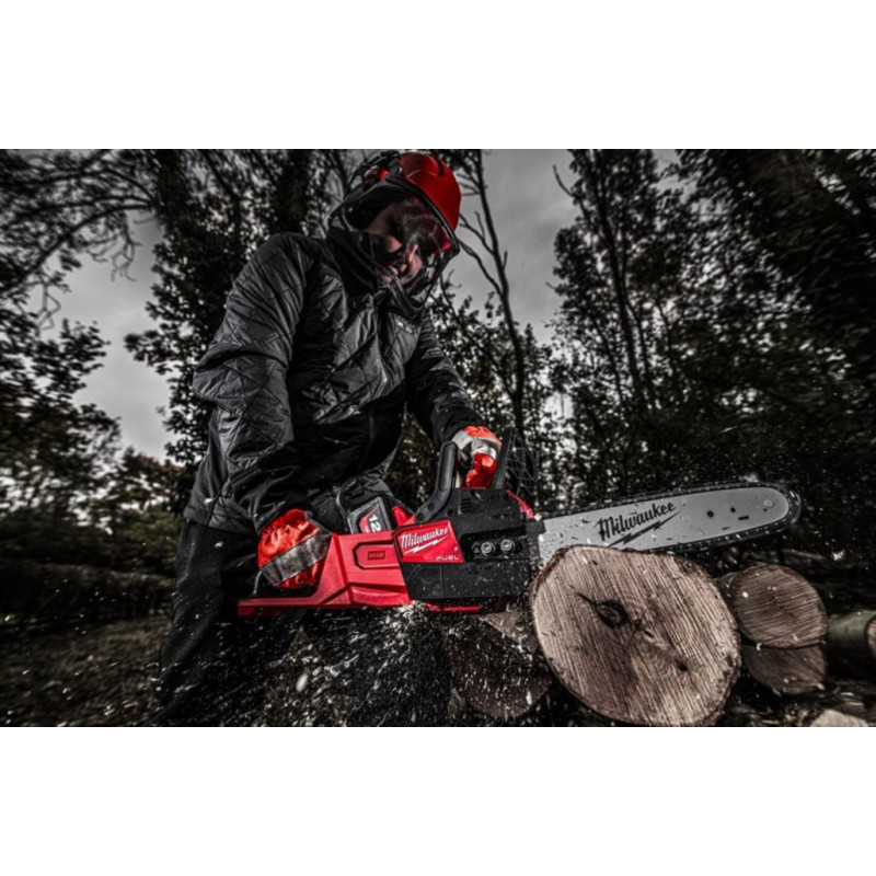 Купити Пила ланцюгова акумуляторна безщіткова MILWAUKEE, M18 FCHSC-0, шина 30см (каркас, чохол, ланцюг, мастило для ланцюга 75мл, картонне пакуванння). Офіційний магазин Мілвокі Україна, фірмова гарантія з доставкою по Украіні