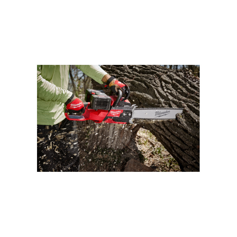 Купити Пила ланцюгова акумуляторна безщіткова MILWAUKEE, M18 F2CHS50-802 (2х18В), шина 50см (каркас) (зарядний пристрій M12-18 FC, 2 акумулятори FB8 8Аг, ключ, чохол, ланцюг, мастило для ланцюга 75мл, картонне пакуванння). Офіційний магазин Мілвокі Україна, фірмова гарантія з доставкою по Украіні